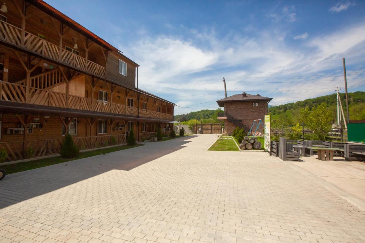 Gloriya Hotel Lidzava エクステリア 写真