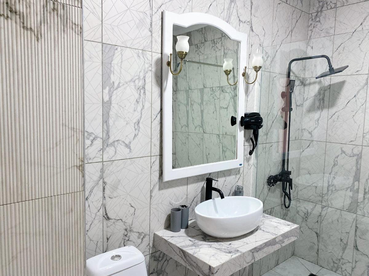 Gloriya Hotel Lidzava エクステリア 写真